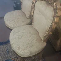 دو عدد صندلی