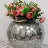 . گلدان با گل .|آینه|آباده, |دیوار