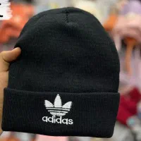 کلاه‌ بافت زنانه تک رنگ مشکی فقط ۳۰ ت عمده