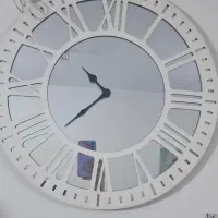 ساعت آیینی کاملا نو سفید بدونه هیچ ضربه ومشکلی