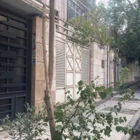 ساختمان ۲ طبقه بهمراه تجاری یکجا در قم