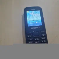 یک عدد گوشی سامسونگ