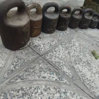 ترازو نوستالژی چدنی|کلکسیون اشیاء عتیقه|الوند, |دیوار