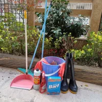 نظافت ساختمان راهپله. پارکینگ ویلا داخل منزل