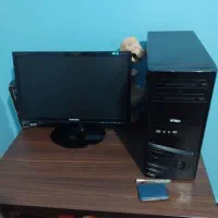 کیس کامپیوتر به همراه مانیتور سالم