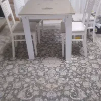 میزناهارخوری باچهارعددصندلی