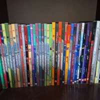 فروشی انواع کتاب های جالب