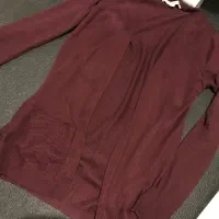 یک عدد ژاکت نرم و  لطیف مناسب فصل