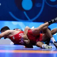 کشتی گیرای شاهین شهر توضیح میدید