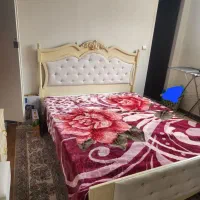 سرویس خواب کرم رنگ همراه تشک رویال درحد نو