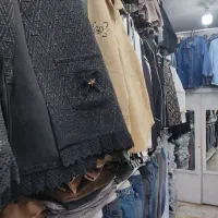 فروشنده خانم لباس فروشی