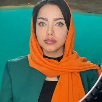 منشی مطب پزشک