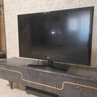 تلویزیون ال ای دی ۴۲ اینج کاملا سالم