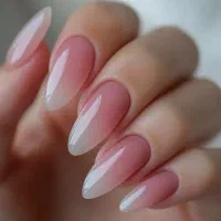 استخدام ناخنکار حرفه ای