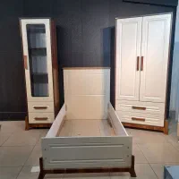 تخت تک نوجوان تنوع بالا