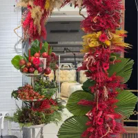 اجرای انواع دکورهای یلدا و کریسمس کافه و رستوران