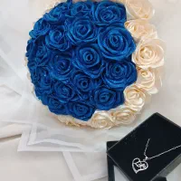 دسته گل رز روبانی بزرگ دو رنگ