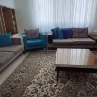 یک دست مبل راحتی ۷ نفره به همراه میز جلو مبلی