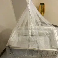 تخت نوزاد کنار مادر  دارای گهواره و پشه بند|تخت و صندلی بچه|فردیس, فردیس|دیوار