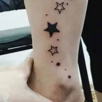 کاشت ناخن ژل و پودر و تتو بدن رایگان طرح مینیمال|خدمات آرایشگری و زیبایی|رشت, گلباغ نماز|دیوار