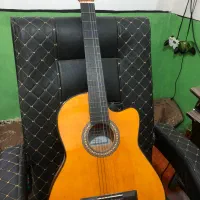 گیتار یاماها c40