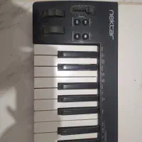 میدی کنترلر در حد نو