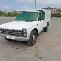 نیسان ۷۲ بی رنگ