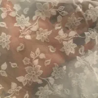 یک قواره چادر عروس و جانماز و ساق دست و هد بند