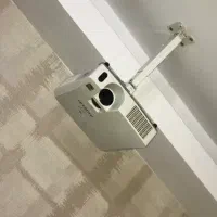 ویدئو پروژکتور هیتاچی با پایه سقفی|تلویزیون و پروژکتور|کرج, کوی فرهنگ|دیوار