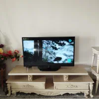 میز تلویزیون چوبی کرم