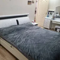 تخت دو نفره همراه با دو عدد تشک ۲ در .۹ متر