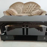 میز تلوزیون شیشه‌ای