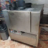 یه باب مغازه پیتزا فروشی ونیز بفروش میرسد