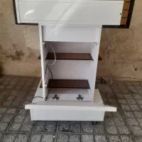 ترالی ۳ طبقه شیشه ای چرخدار mdf در حد نو|آرایشگاه و سالن‌های زیبایی|تهران, خواجه نصیر طوسی|دیوار