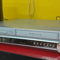 دستگاه پخش ویدئو و سی دی LG|پخش‌کننده DVD و ویدیو|تربت جام, شهید نصرالهی|دیوار