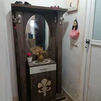 فروش یک عدد میز تلویزیون و جاکفشی