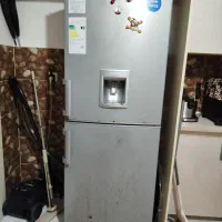 یخچال کنفودخارجی  در حال کار کردن‌|یخچال و فریزر|رشت, یخسازی|دیوار
