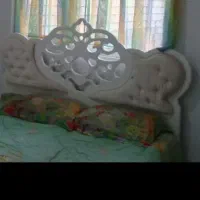 تخت ومیز ارایش همراه تشک دونفره سفید|تخت و سرویس خواب|دورود, |دیوار