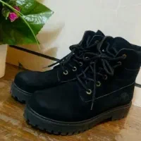 پوتین کاملا نو جعبه هم داره