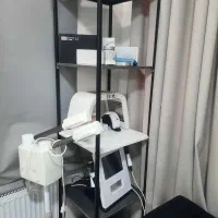 تجهیزات سالن زیبایی|آرایشگاه و سالن‌های زیبایی|محمدیه-قزوین, |دیوار