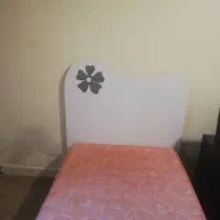 یک عدد تختخواب تک نفره