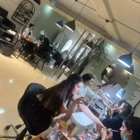 استخدام پدیکوریست و مژه کار