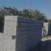 زمین احمدآبادی وسط روستا