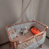 تخت گهواره ای کنار مادر|تخت و سرویس خواب|صومعه‌سرا, |دیوار