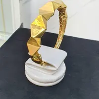 دسبند النگو