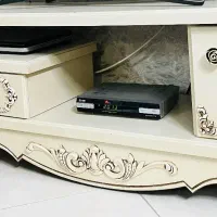 میز تلویزیون و بوفه کرم رنگ