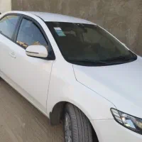 شیشه اتومبیل