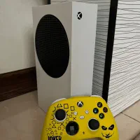 Xbox series s تمیز و سالم بازی هم داره