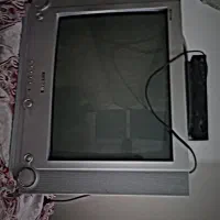 تلویزیون 21 اینچ به همراه دیجیتال و میز چوبی