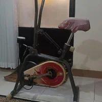 چرخ ثابت به علت کمبود جا .کارکرده میباشد